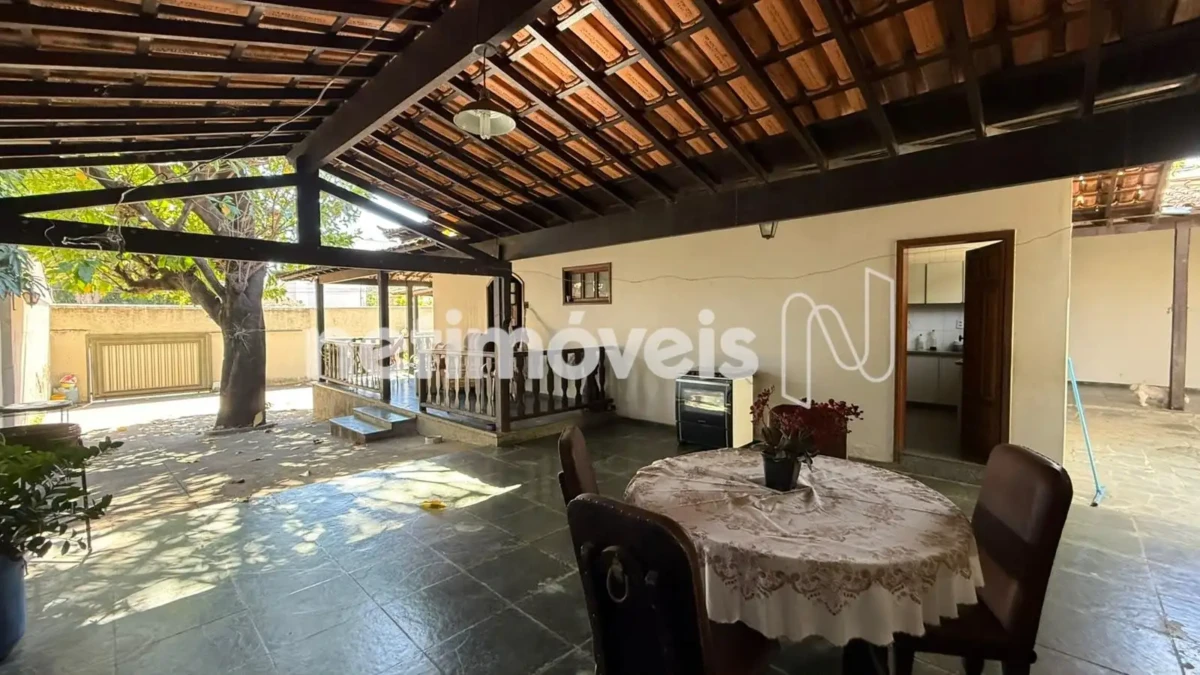 Casa para Venda com 4 quartos no bairro Melo
