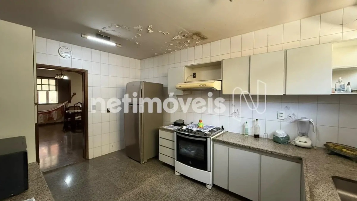 Casa para Venda com 4 quartos no bairro Melo